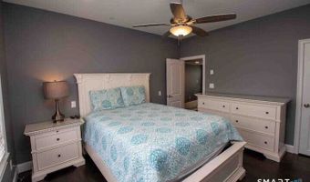 21 Groveway 21, Clinton, CT 06413