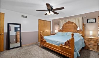 923 Hillside Dr, Amherst, OH 44001
