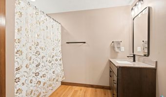 612 Iver Ave, Baltic, SD 57003
