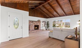25311 Jesmond Dene Rd, Escondido, CA 92026