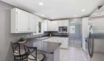 3501 N MORRISON St, Appleton, WI 54911