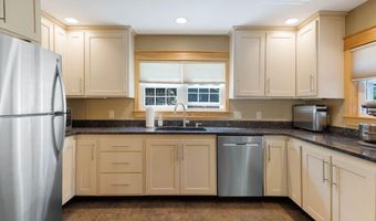 36 Woodlawn Ave, Auburn, ME 04210
