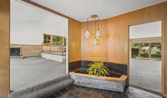 2110 E Eastman Ct, Arlington Heights, IL 60004