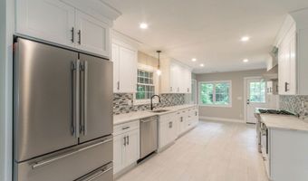 575 North St, Agawam, MA 01030