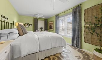 206 Edgewater Dr, Algonac, MI 48001
