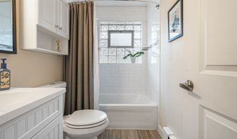 1302 W Campbell St, Arlington Heights, IL 60005