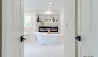 408 W Foxdale Ln, Arlington Heights, IL 60004