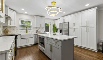 415 E MASON Ave, Alexandria, VA 22301
