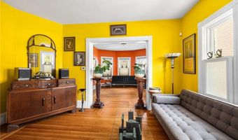 48 Wollaston St, Cranston, RI 02910