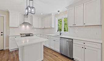 17 Coopers Trl, Arundel, ME 04046