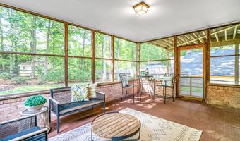 8402 CAMDEN St, Alexandria, VA 22308
