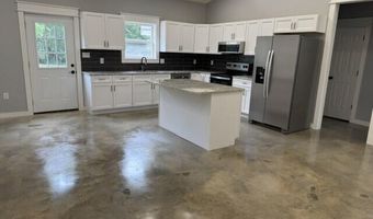 90 Gainer Ferry Rd, Batesville, AR 72501