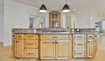 108 Oak Trl, Bolton, MA 01740