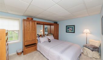 117 Royal Oak Dr, Aurora, OH 44202