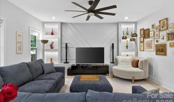 1608 Chippendale Rd, Charlotte, NC 28205