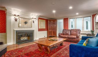 2 Cherry Ln, Bristol, RI 02809