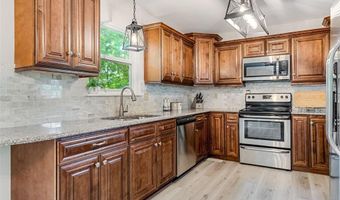 404 Arbor Spring Dr, Ballwin, MO 63021