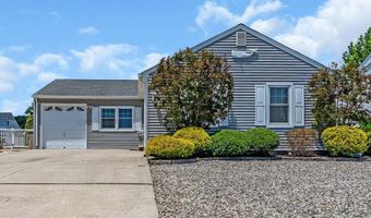 82 Spinnaker Ct, Bayville, NJ 08721