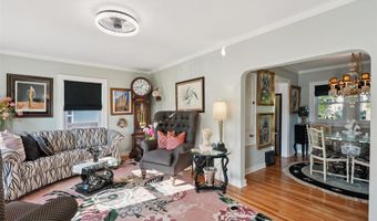 3618 SW 9th St, Des Moines, IA 50315