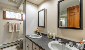 288 W Maplemere Rd, Amherst, NY 14221