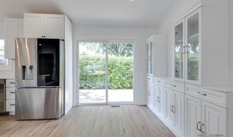 522 N Castle Rd, Addison, IL 60101