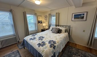 33 Sybil Ave, Branford, CT 06405