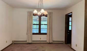 15 Bear Mountain Rd, Danbury, CT 06811