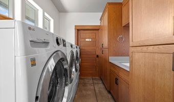 10771 E Langell Valley Rd, Bonanza, OR 97623