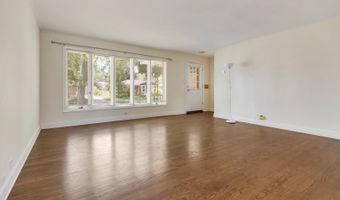 323 S Prindle Ave, Arlington Heights, IL 60004