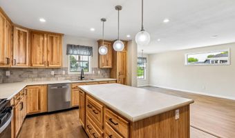 7368 BERWICK Dr 8, Ankeny, IA 50021