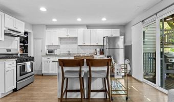 649 E 2nd 2, Boston, MA 02127