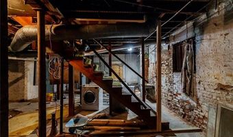 708 N 5th St, Atchison, KS 66002
