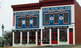 12 14 & 16 Main St, Belfast, ME 04915