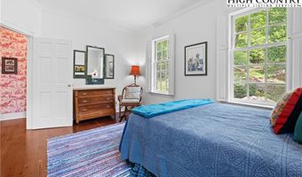 527 Red Tailed Hawk Rd, Banner Elk, NC 28604