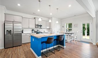137 Lynwood Ln, Ball Ground, GA 30107
