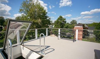 131 Eustis Ave, Newport, RI 02840