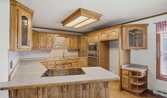 115 S Mulberry St, Adrian, MO 64720