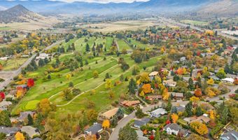 697 Oak Knoll Dr, Ashland, OR 97520