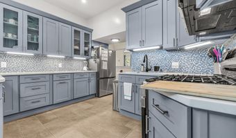 19 Lester St, Ansonia, CT 06401