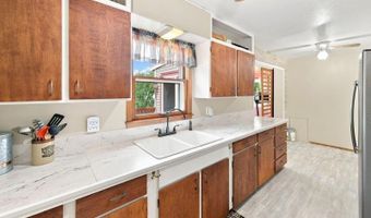 912 S 3rd Ave, Albert Lea, MN 56007