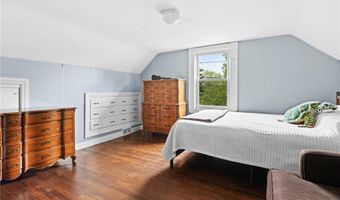 25 Woodbine St, East Providence, RI 02915