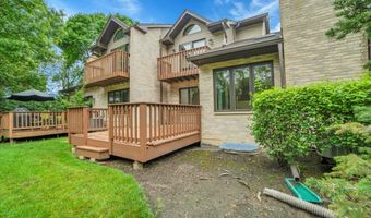 2143 N Juniper Ln, Arlington Heights, IL 60004
