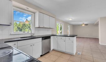 240 Bunnell Ave, Bayville, NJ 08721