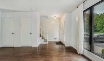 222 Cherokee Rd, Andover, NJ 07848