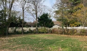 878 County Line Rd, Amityville, NY 11701