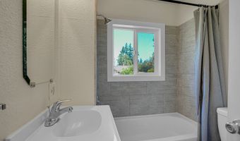 6511 SE NEEDHAM St A, Milwaukie, OR 97222