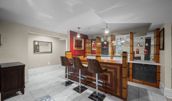 9715 SINGLETON Dr, Bethesda, MD 20817