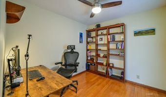 5 Warwick Ln, Athens, OH 45701