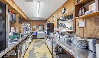2447 Military Ave, Baxter Springs, KS 66713