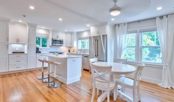 82 Thimble Island Rd, Branford, CT 06405